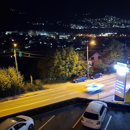 Sleep And Drive White Apartamento Sarajevo Exterior foto