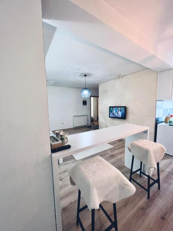 Sleep And Drive White Apartamento Sarajevo Exterior foto